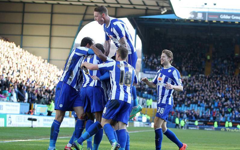 埃弗顿队在比赛中表现出色,展现出强大实力 埃弗顿队在比赛中表现出色,展现出强大实力