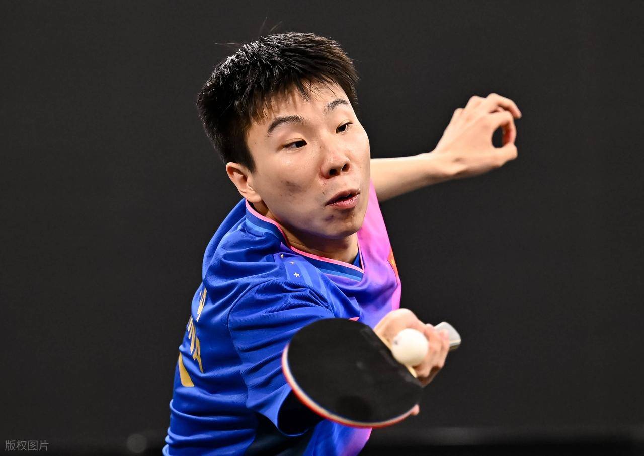 世界杯选手爆冷获胜,专家预测失准 世界杯选手爆冷获胜,专家预测失准